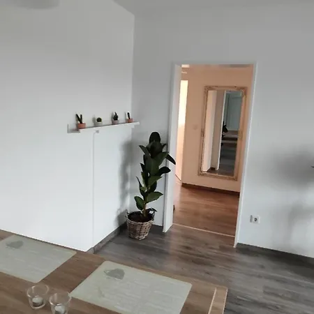 Gemütliche Marilyn Zum Wohlfühlen Zu Allem Gut Angebunden