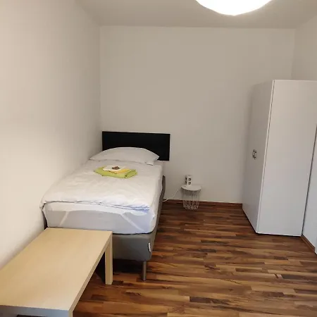 Gemütliche Marilyn Zum Wohlfühlen Zu Allem Gut Angebunden *