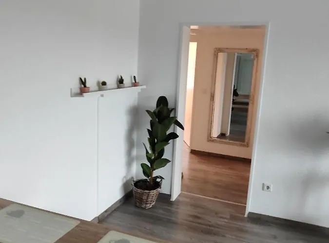 Gemuetliche Marilyn Zum Wohlfuehlen Zu Allem Gut Angebunden